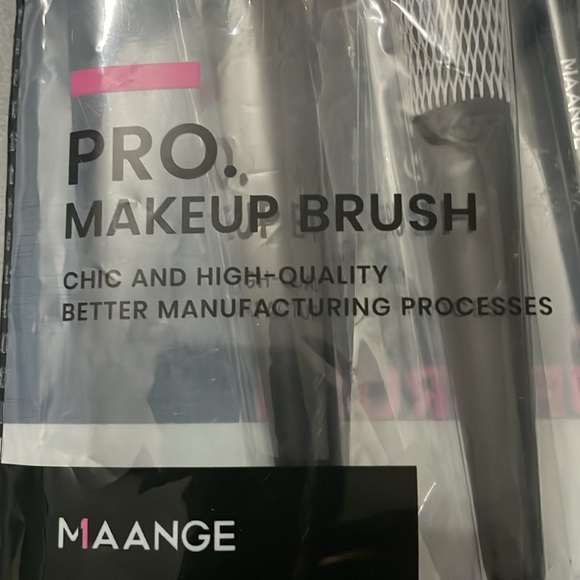 Makeup Brushes 💄 - Picture 3 of 3